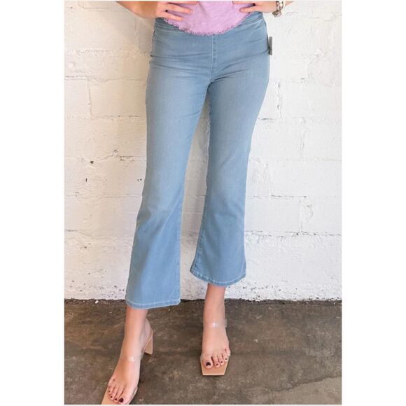 $68 We The Free in My Feelings Cropped Slim Flare Jeans - Picture 4 of 4